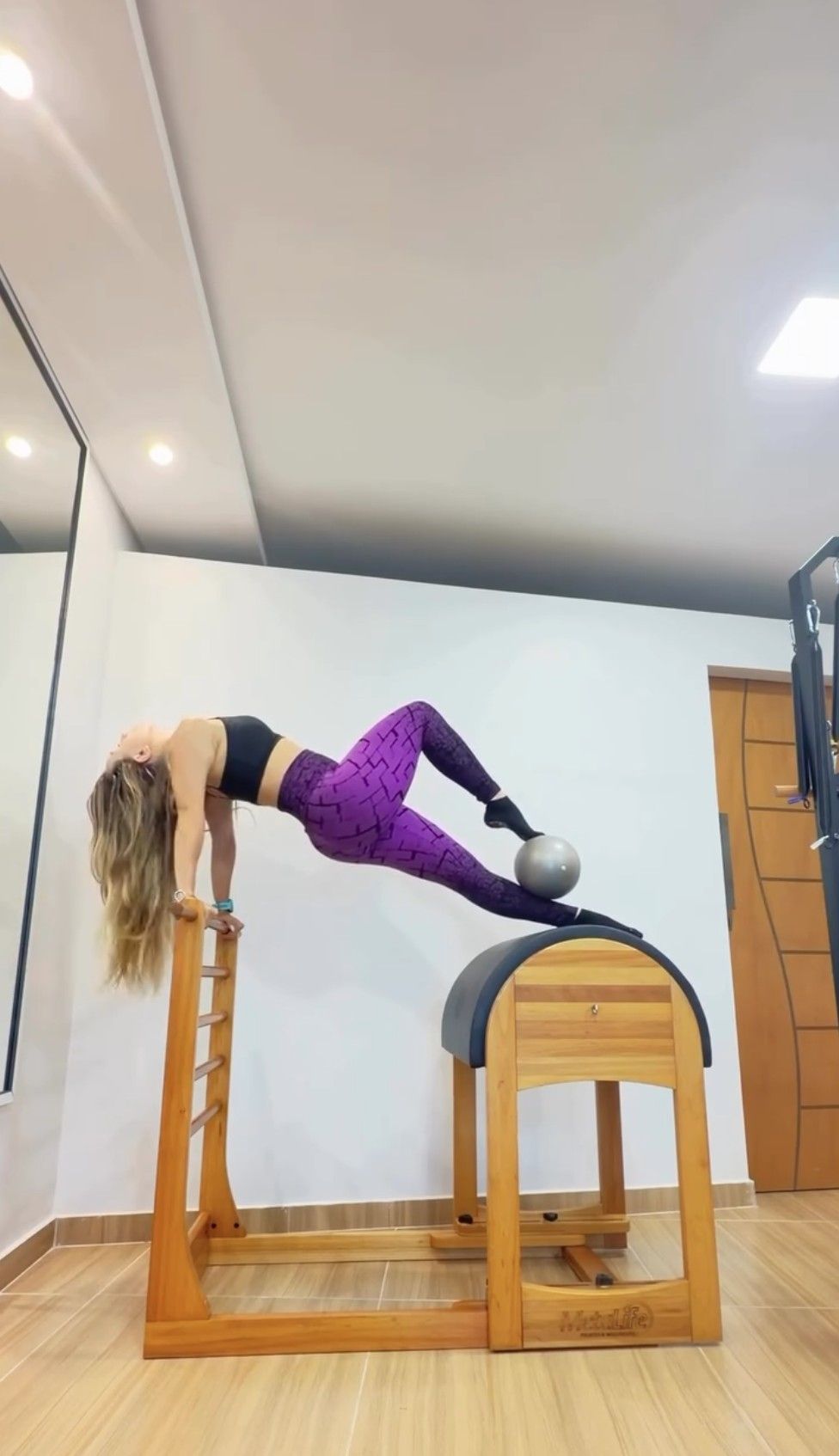 Exercício no Ladder Barrel
